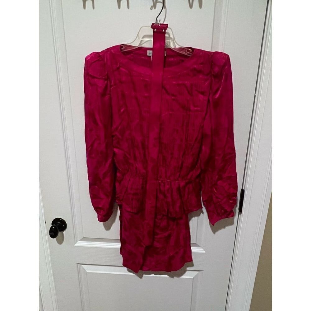Argenti Vintage 100% silk Hot pink Skirt and Top with belt size 4